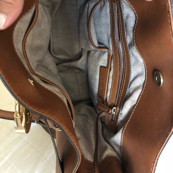 Michael Kors Large - Picture 3 of 6